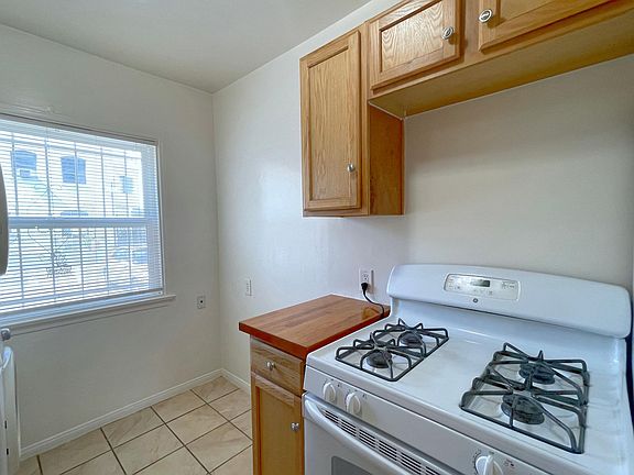 5th image of 122 Elm Ave APT 4