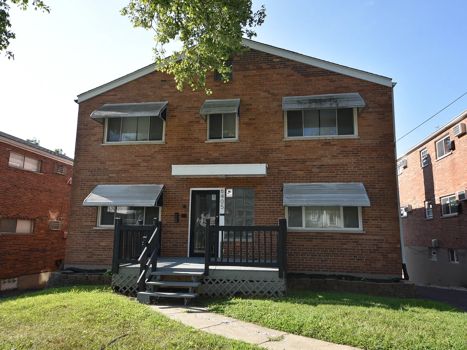 2 bed, 700 sqft, $985 — Photo 1