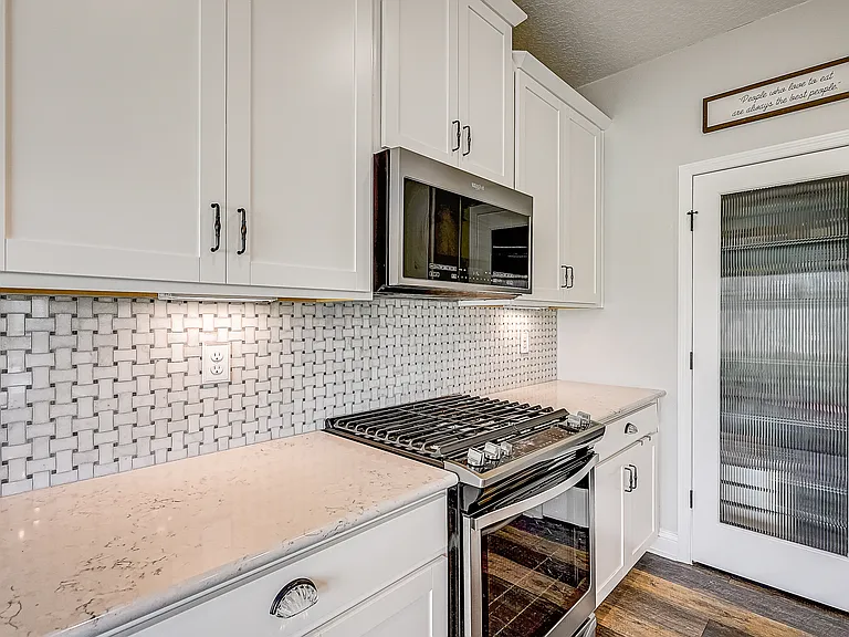 155 Chandler Dr — Photo 12