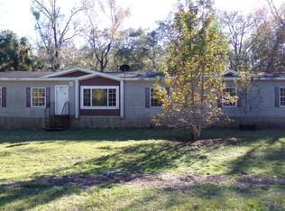 101 Little Branch Ln, Interlachen, FL 32148