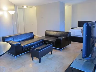 Rented by R New York