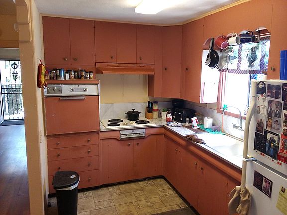 2nd image of 407 Thrasher Ave