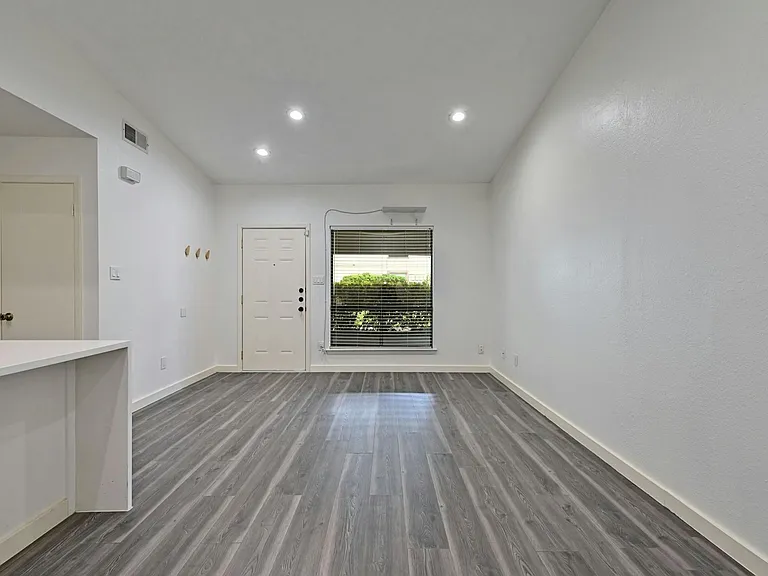 1705 Crossing Pl #130 — Photo 5