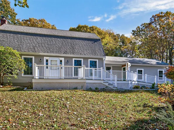 7 Pilgrim Path, West Falmouth, MA 02540