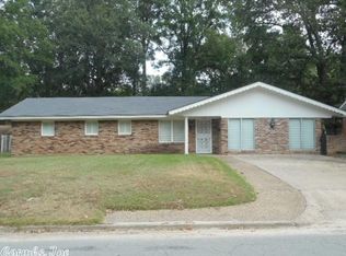 2205 W 40th Ave, Pine Bluff, AR 71603