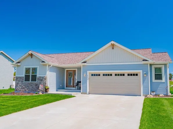 220 Crestview Lane, Lake Mills, WI 53551