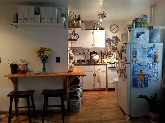 Rented by MCR Realty | media 18