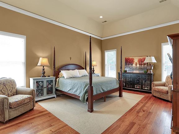 4th image of 1673 Dogwood Creek Dr