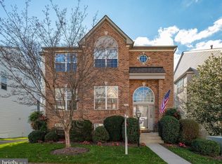 8925 Day Lilly Ct, Fairfax, VA 22031