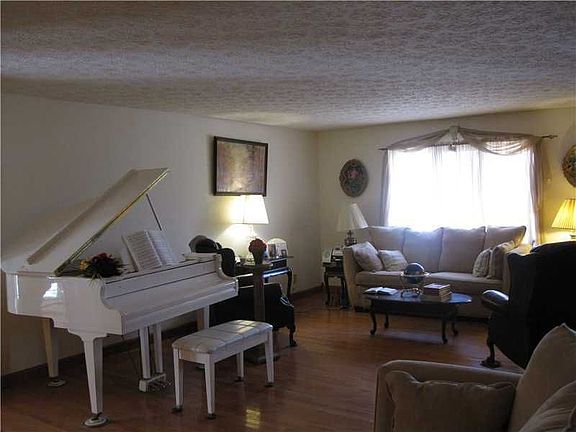 4th image of 509 Swan Dr