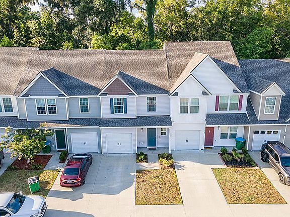 5th image of 385 Dante Cir