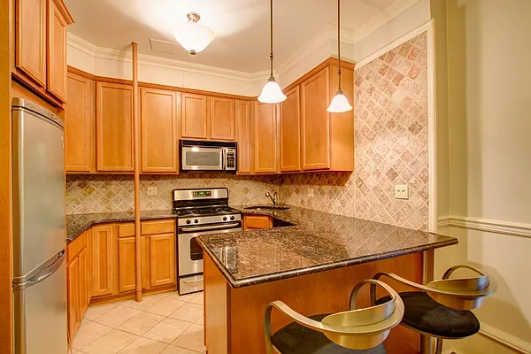 Sold by Ian K. Katz Residential | media 11