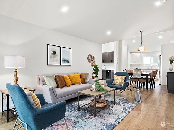 5th image of 10248 42nd Avenue SW #A