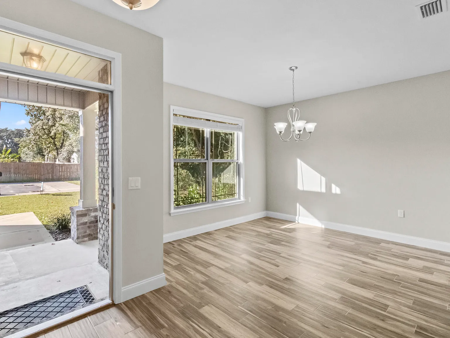4 bed, 2.0 bath, 1991 sqft, $2,750 — Photo 4