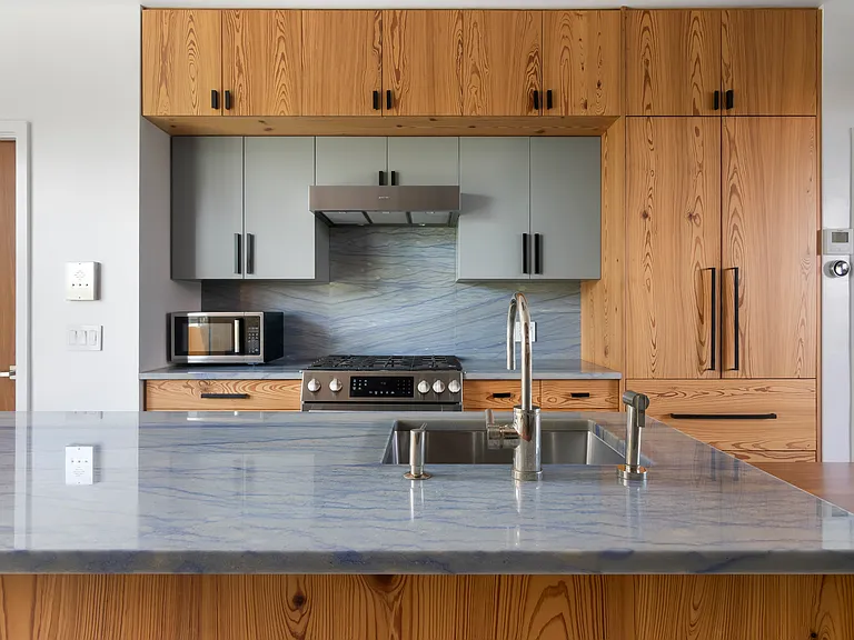 316 19th St #PENTHOUSE — Photo 6