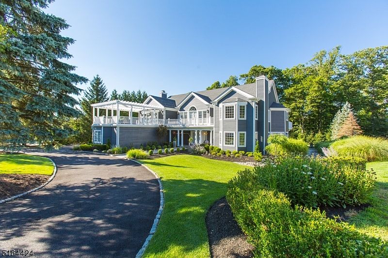 1st image of 39 Beachmont Ter