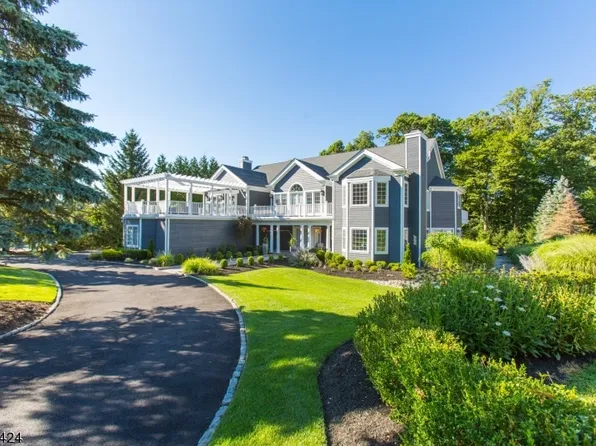 39 Beachmont Ter, North Caldwell Boro, NJ 07006