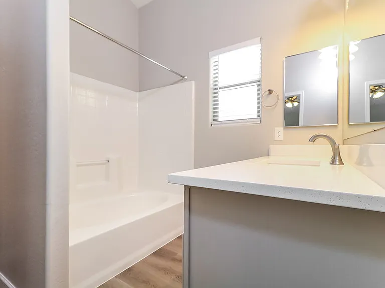 5807 S 248th Ln — Photo 11