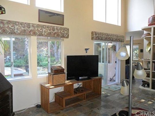 3rd image of 41520 Avenida De La Reina