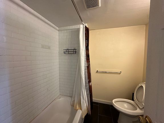 3rd image of 99 Norfolk St