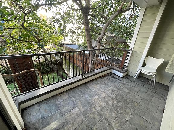 3rd image of 1610 Sacramento St APT 4
