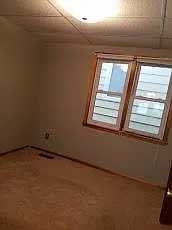 1010 Farrington St — Photo 16
