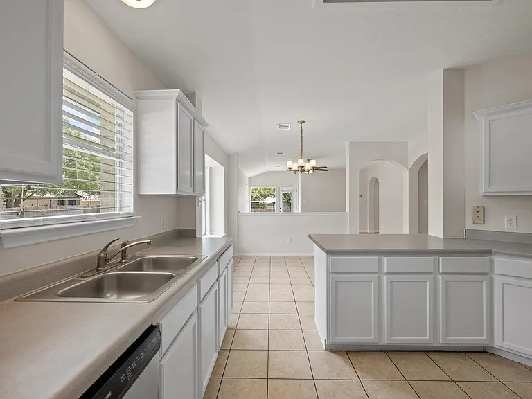 17249 Sandwick Dr — Photo 11