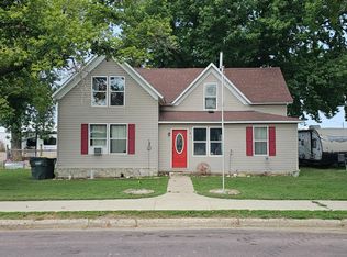 107 2nd Ave E, Lamberton, MN 56152