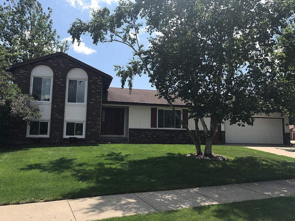 1st image of 3300 Shoshone Dr SW