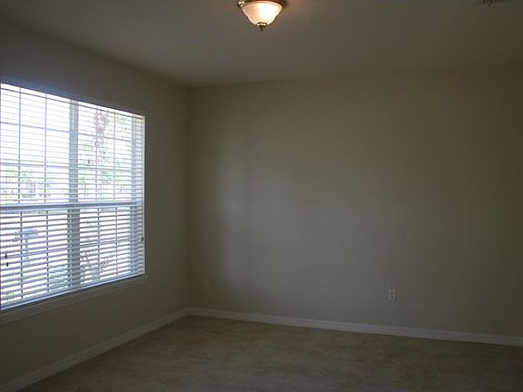 4th image of 3222 Hopewell Dr