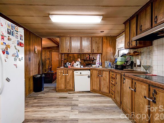 5th image of 807 Johnnie Bridges Rd