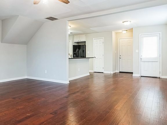 4th image of 6923 Parkbrook Ln