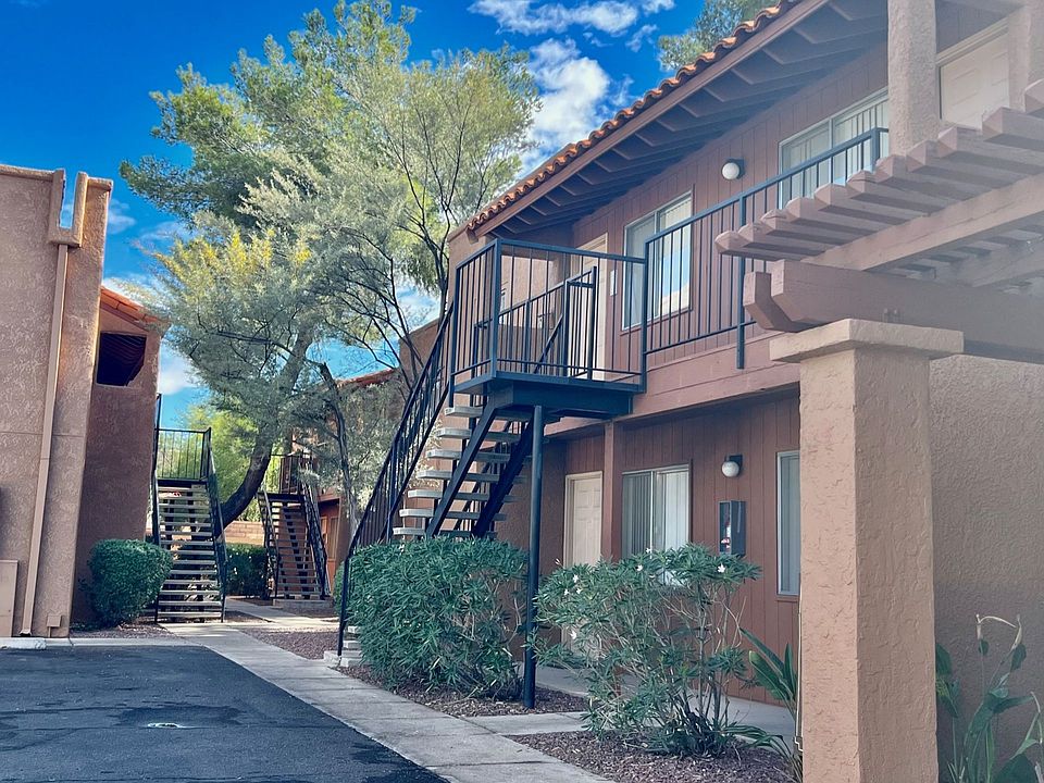 Acacia Gardens 402 E. Limberlost Drive Tucson, AZ 85705 402 E