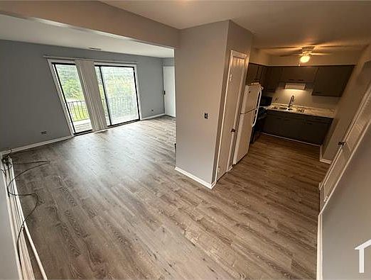 3rd image of 1885 Michigan City Rd APT 3W