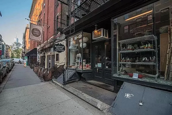 Rented by REAL New York | media 11