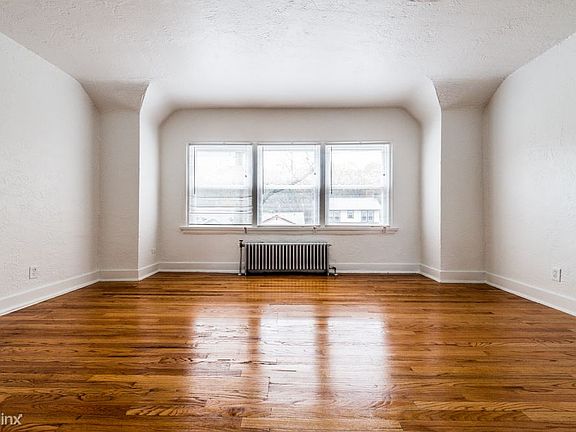 308 Elizabeth St Apartments Chicago Living Room_02