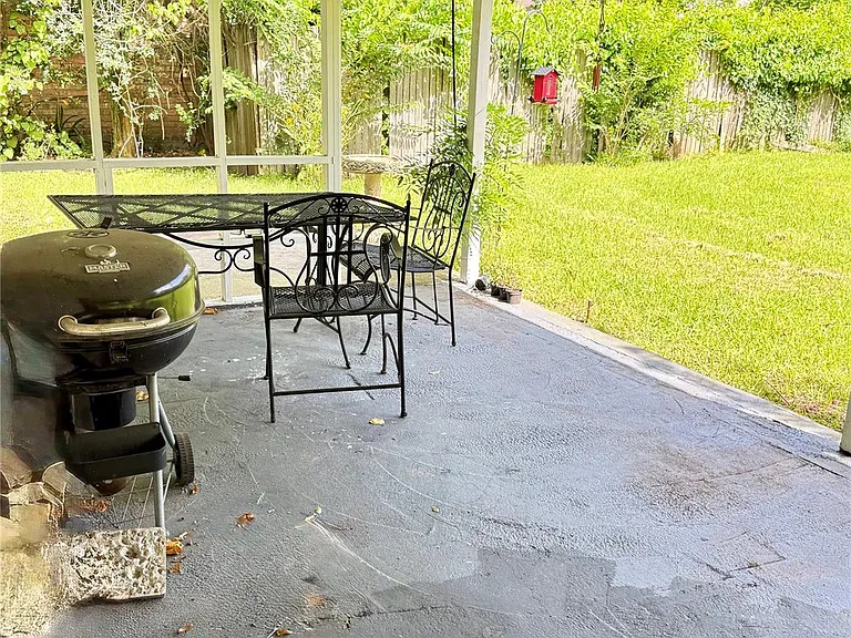 354 S Amherst Dr — Photo 5