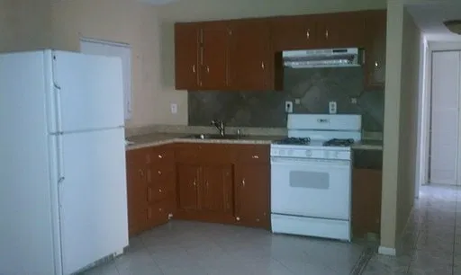 Beautiful 3 Bedroom 1 Bath House! — Photo 4