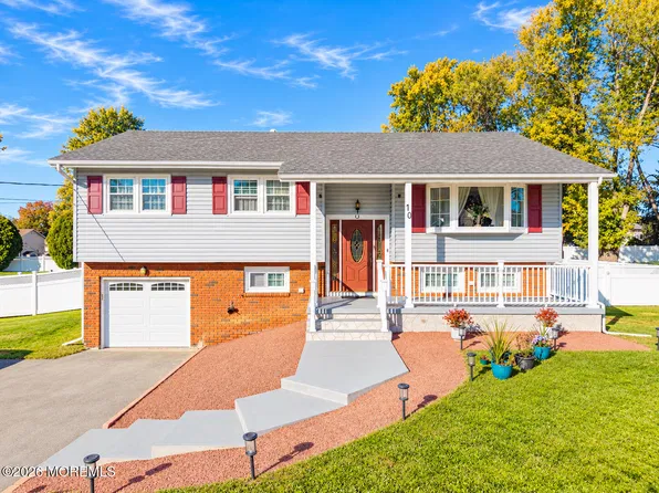 10 Thoreau Drive, Manalapan, NJ 07726
