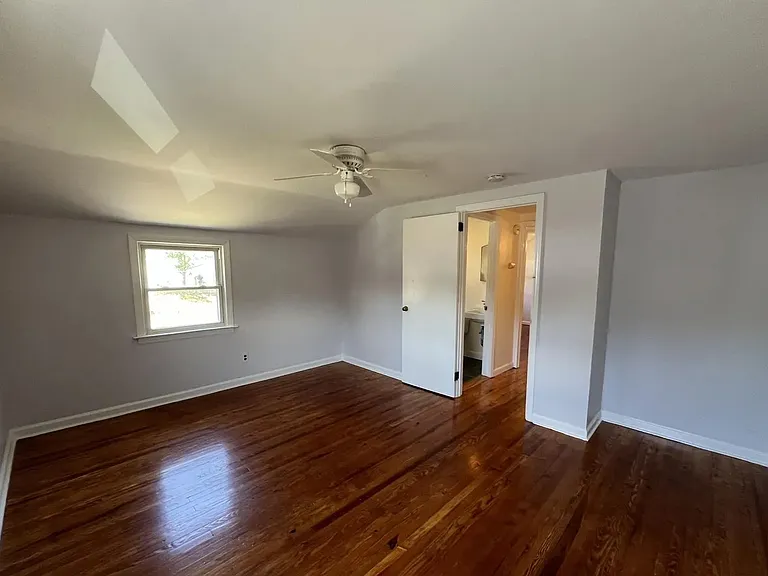 99 McLean St — Photo 15