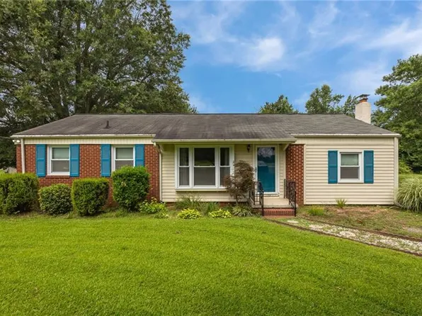 1008 Roxboro St, Haw River, NC 27258