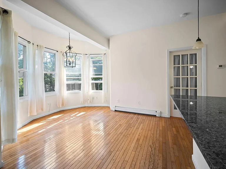 38 Pleasant St #6 — Photo 3
