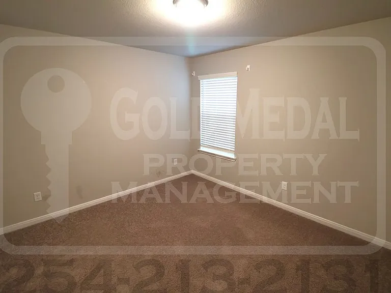 1810 Horatio St — Photo 11