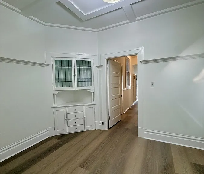 1569 Powell St — Photo 6