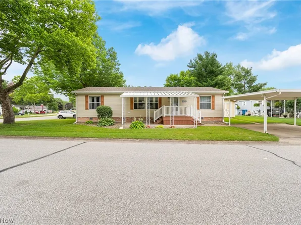 22 C St SW, Navarre, OH 44662