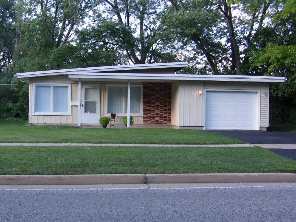 322 Sauk Trl photo 1