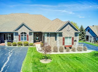 N35W22436 Wethersfield Ct, Pewaukee, WI 53072