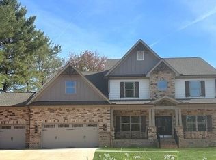 7898 Pine Forest Dr, Oak Ridge, NC 27310