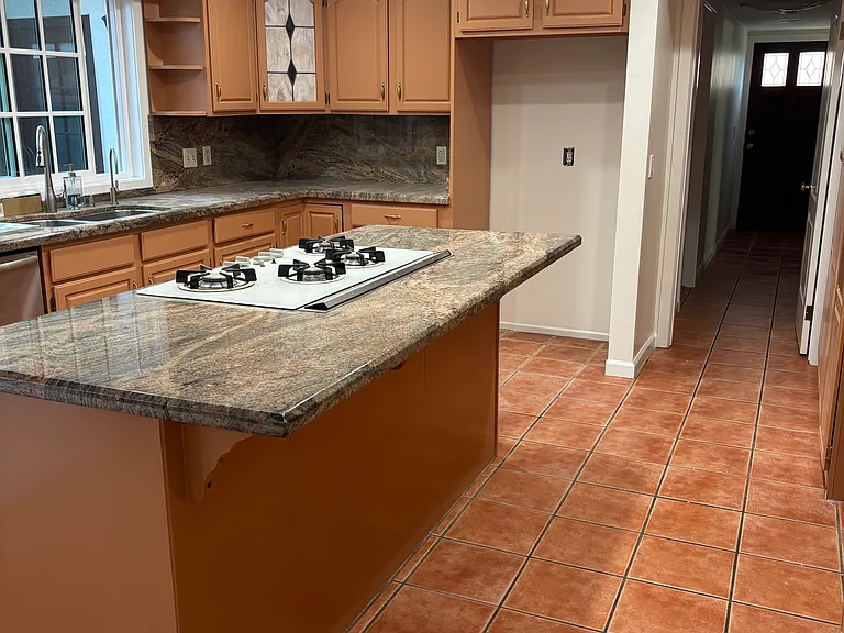 11241 Peach Grove St — Photo 23