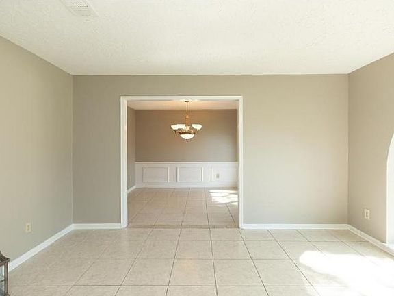5th image of 28809 Holly Hill Dr